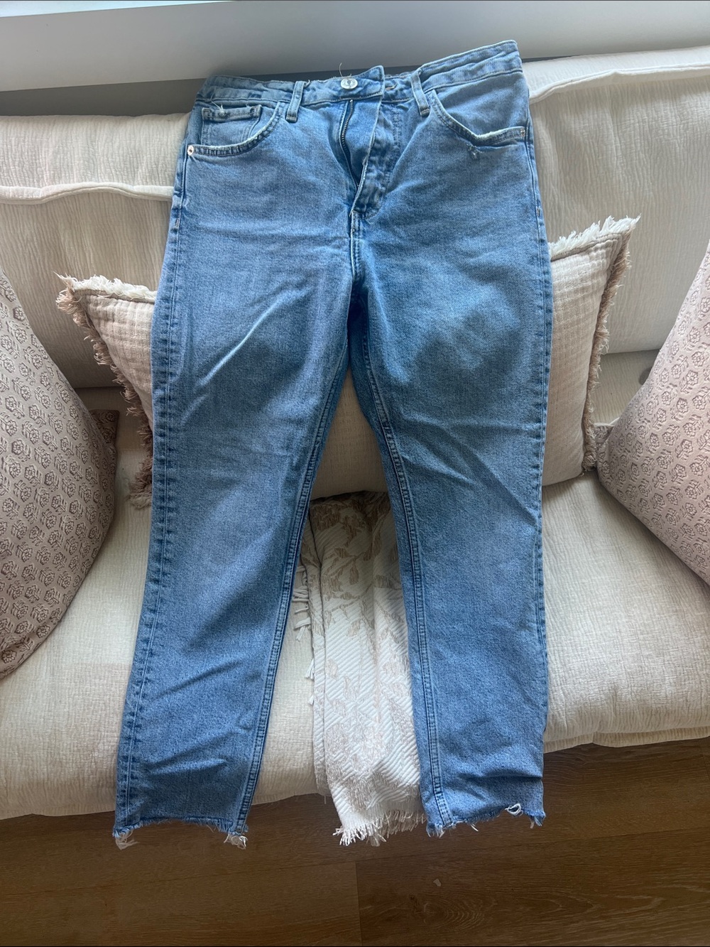 Zara Light Blue Cropped Ankle Jeans